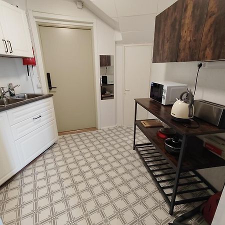 Kalle'S Unluxury Guest House Cl0Sed From 1St Of Feb 2025 Ελσίνκι Εξωτερικό φωτογραφία