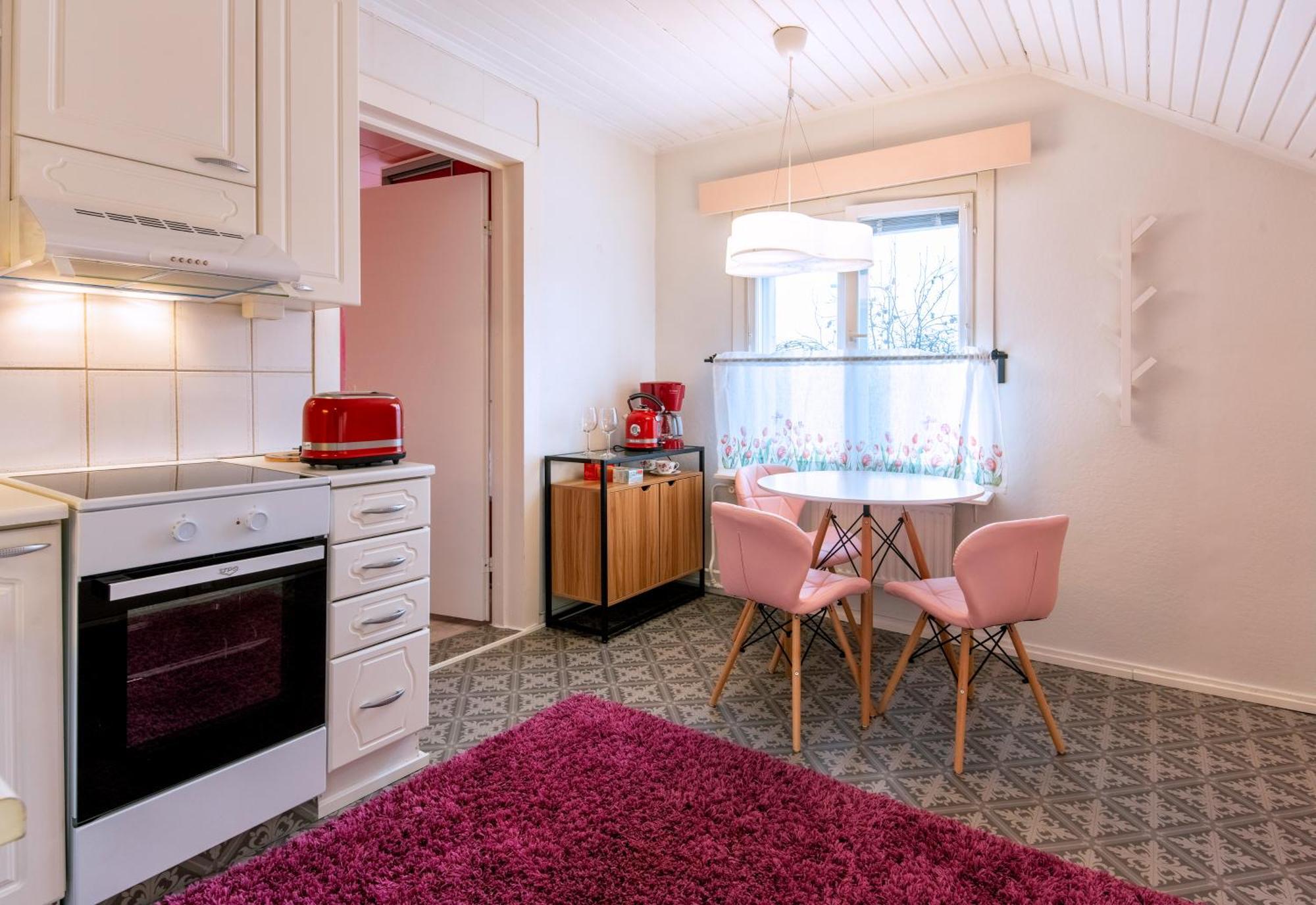 Kalle'S Unluxury Guest House Cl0Sed From 1St Of Feb 2025 Ελσίνκι Εξωτερικό φωτογραφία